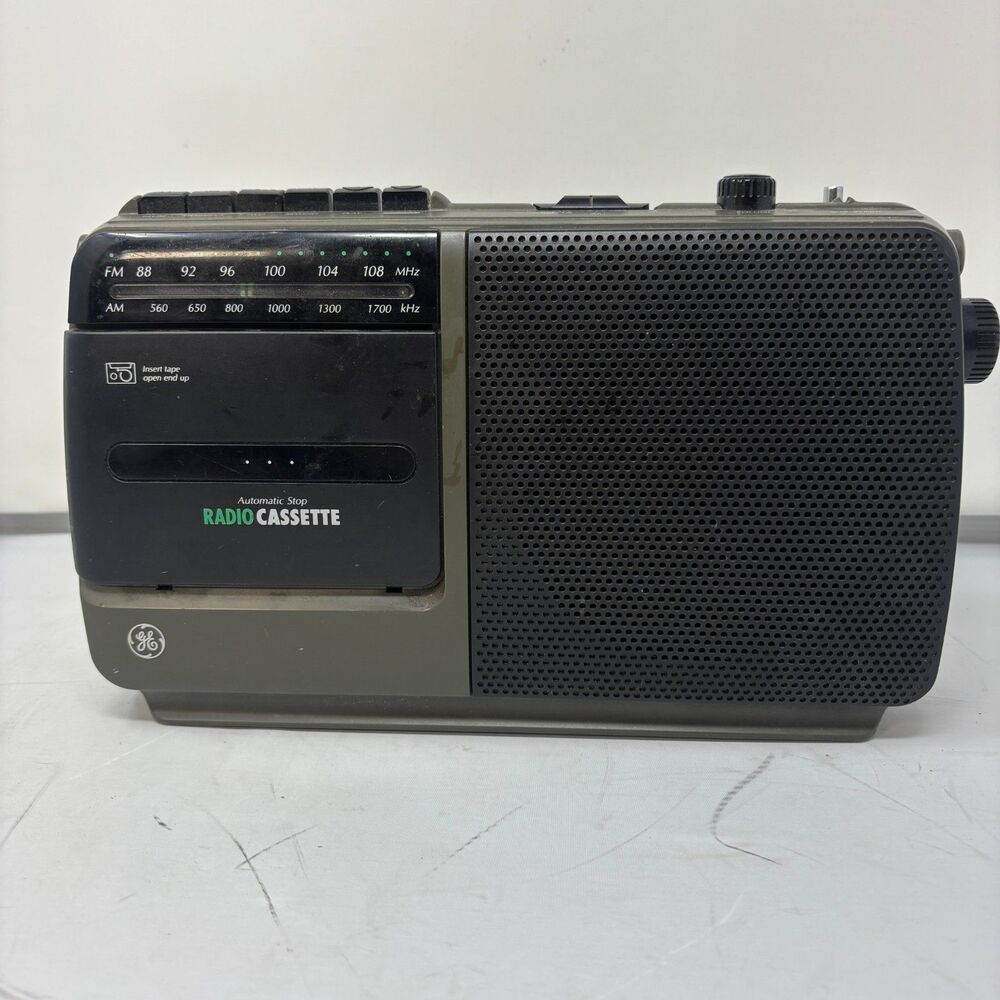 Vintage GE AM/FM Radio Cassette Recorder Portable Model 3-5264A Tested And Works